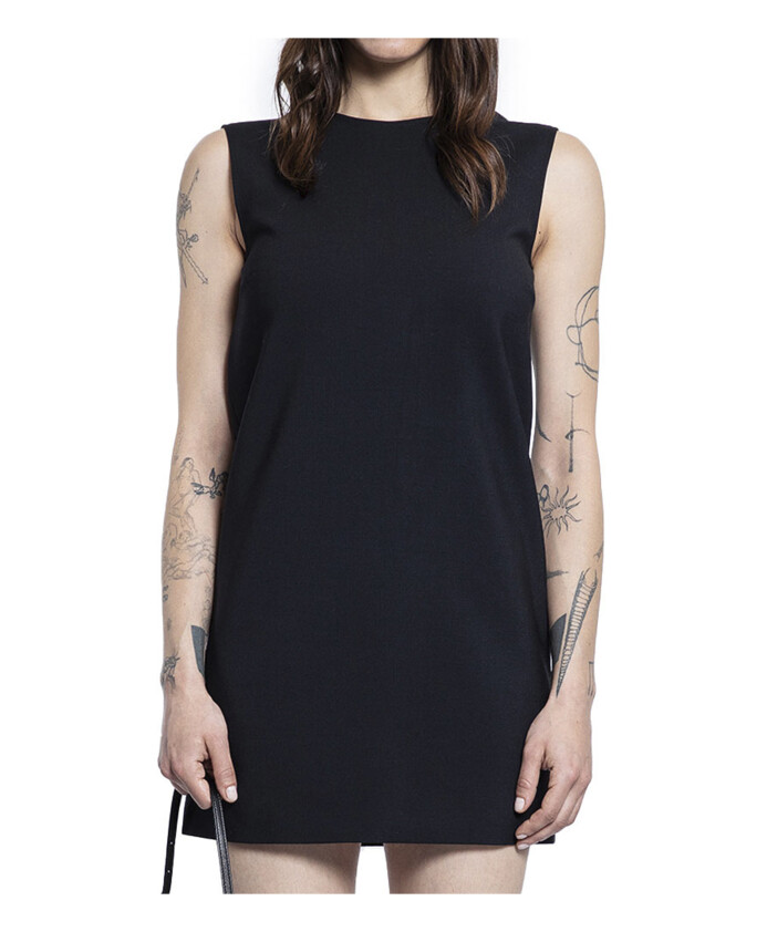 robe-en-laine-noire-col-rond-sans-manches