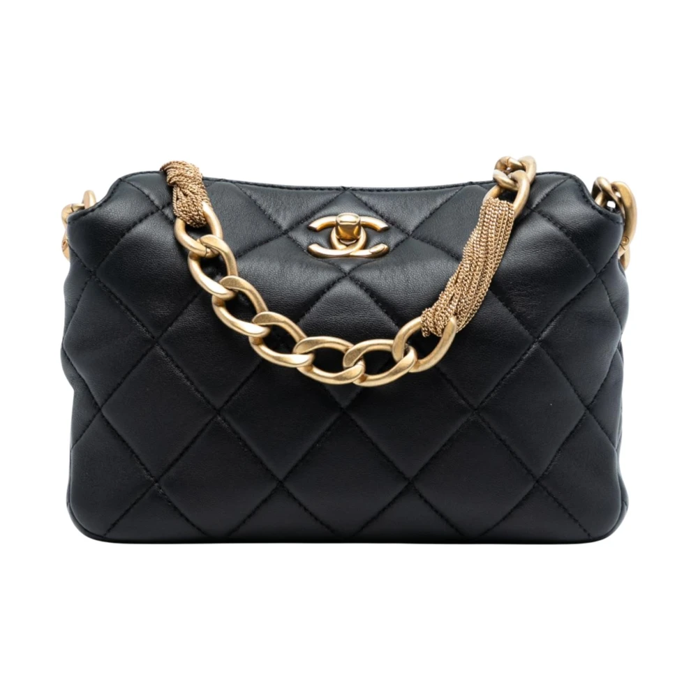 Chanel Vintage Women's Black Pre-Owned Quilted Leather Handbag