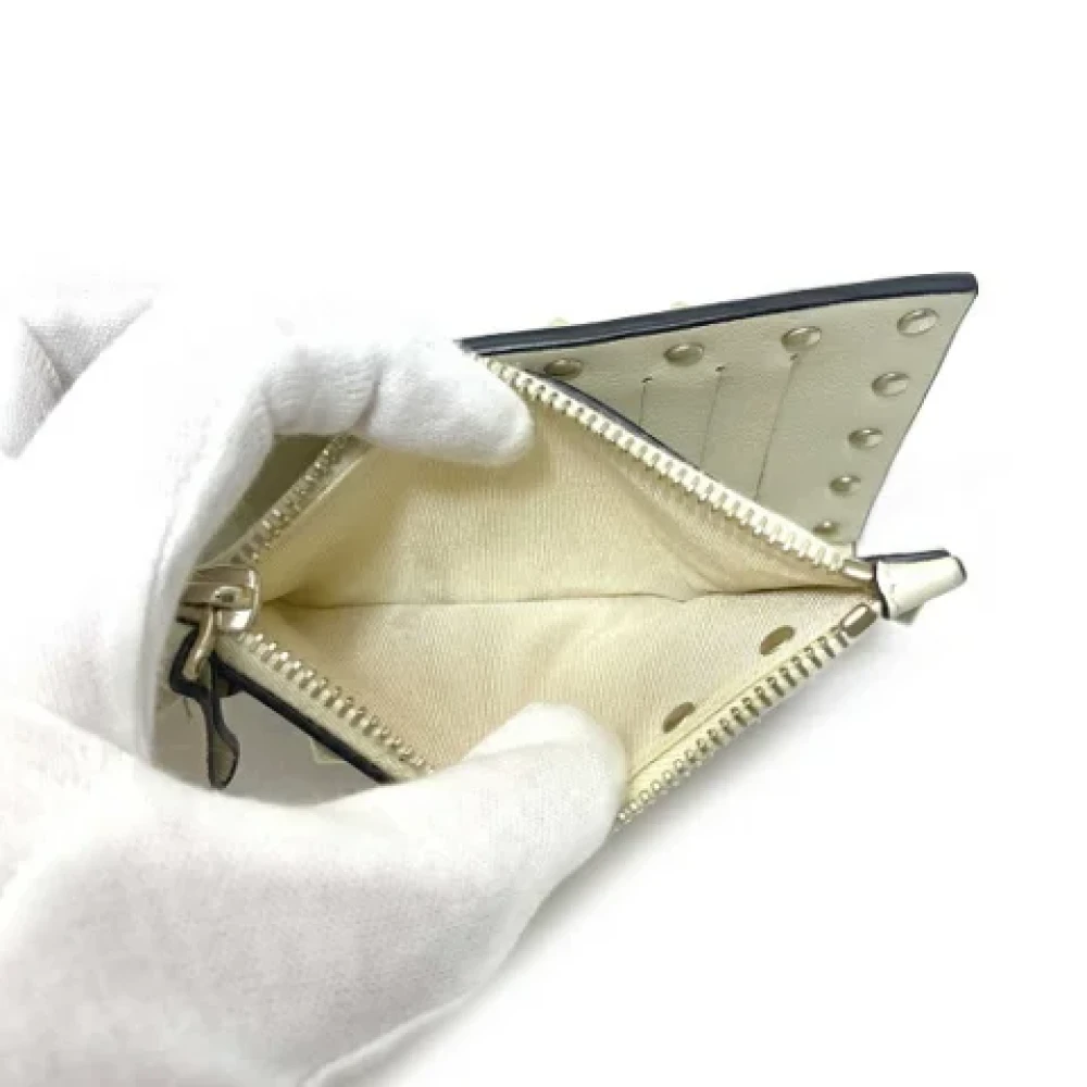 Valentino Vintage Pre-owned Leather wallets Beige Dames