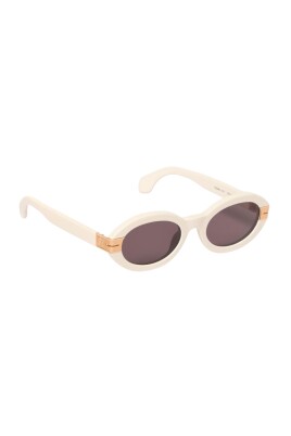 stylish-oval-sunglasses-for-everyday-use