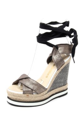 bull-drill-wedge-sandal-gold