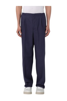 black-pleated-relaxed-fit-trousers