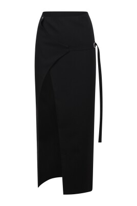 layered-slit-skirt