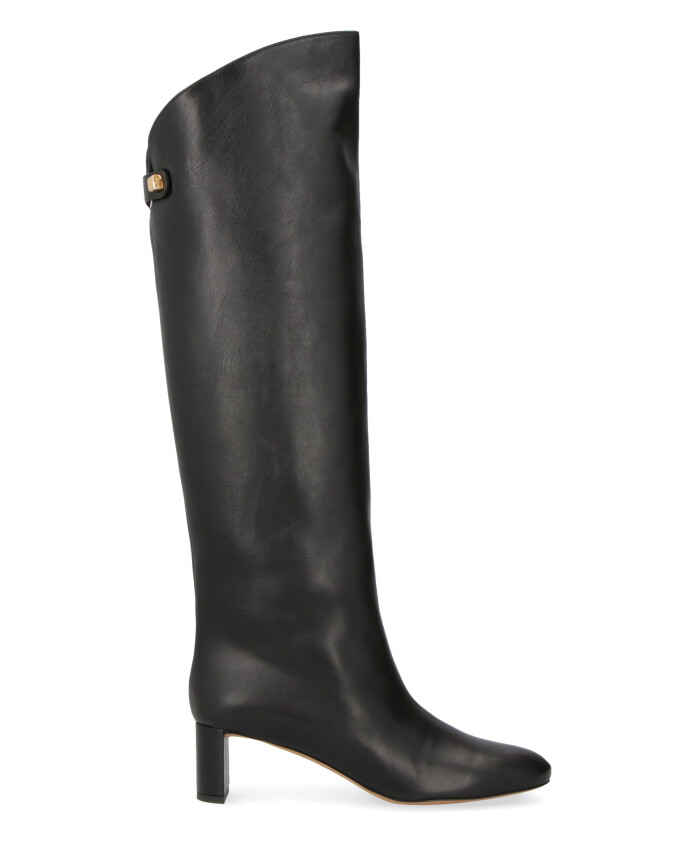 leather-round-toe-boots