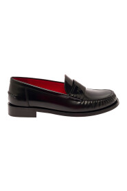 Czarne płaskie buty z detalami mokasynu męskiego krawieckiego
