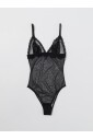 body-noir-avec-bordure-en-dentelle
