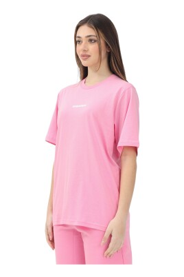 t-shirt-rose-a-manches-courtes-et-logo-imprime