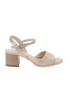 lader-sommarsandaler-stiliga-bekvama