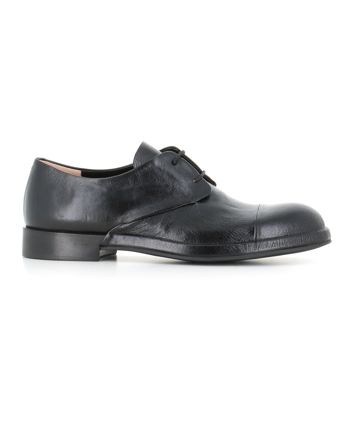 derby-en-cuir-noir-chaussures-plates