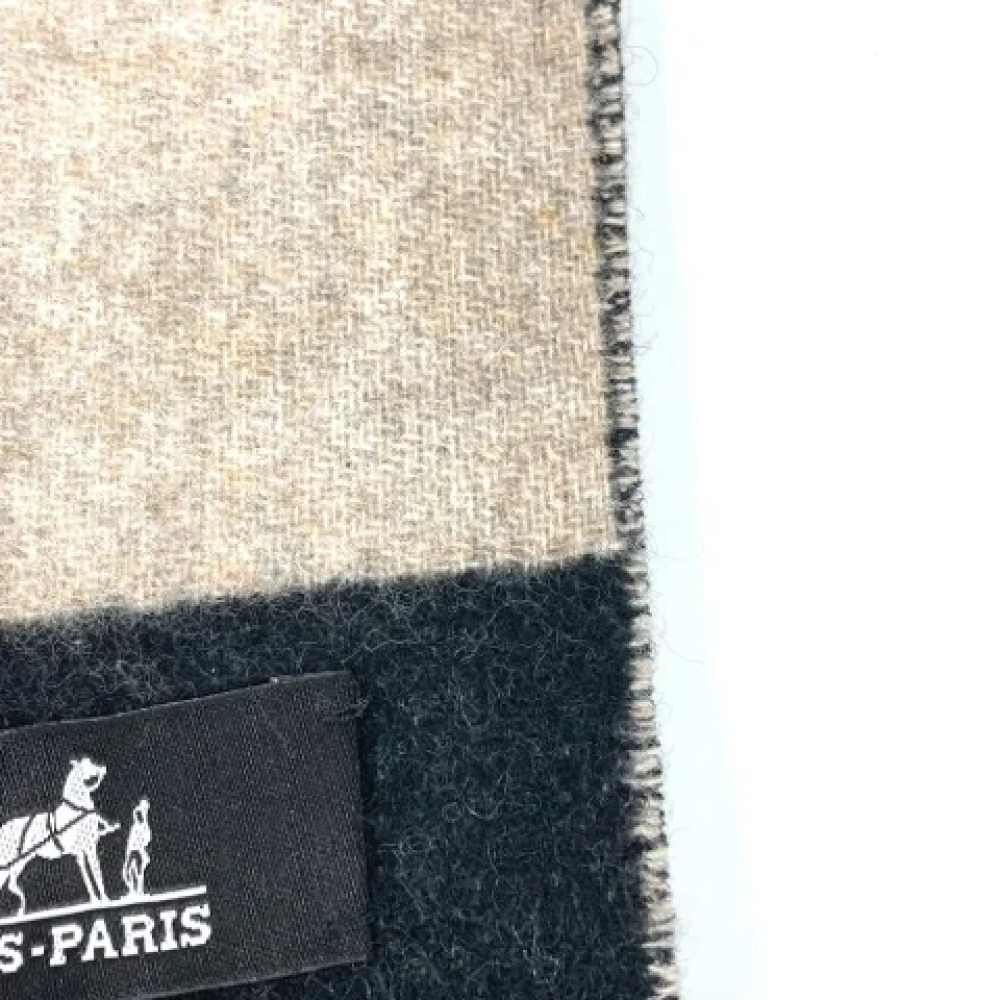 Hermès Vintage Pre-owned Fabric scarves Beige Dames