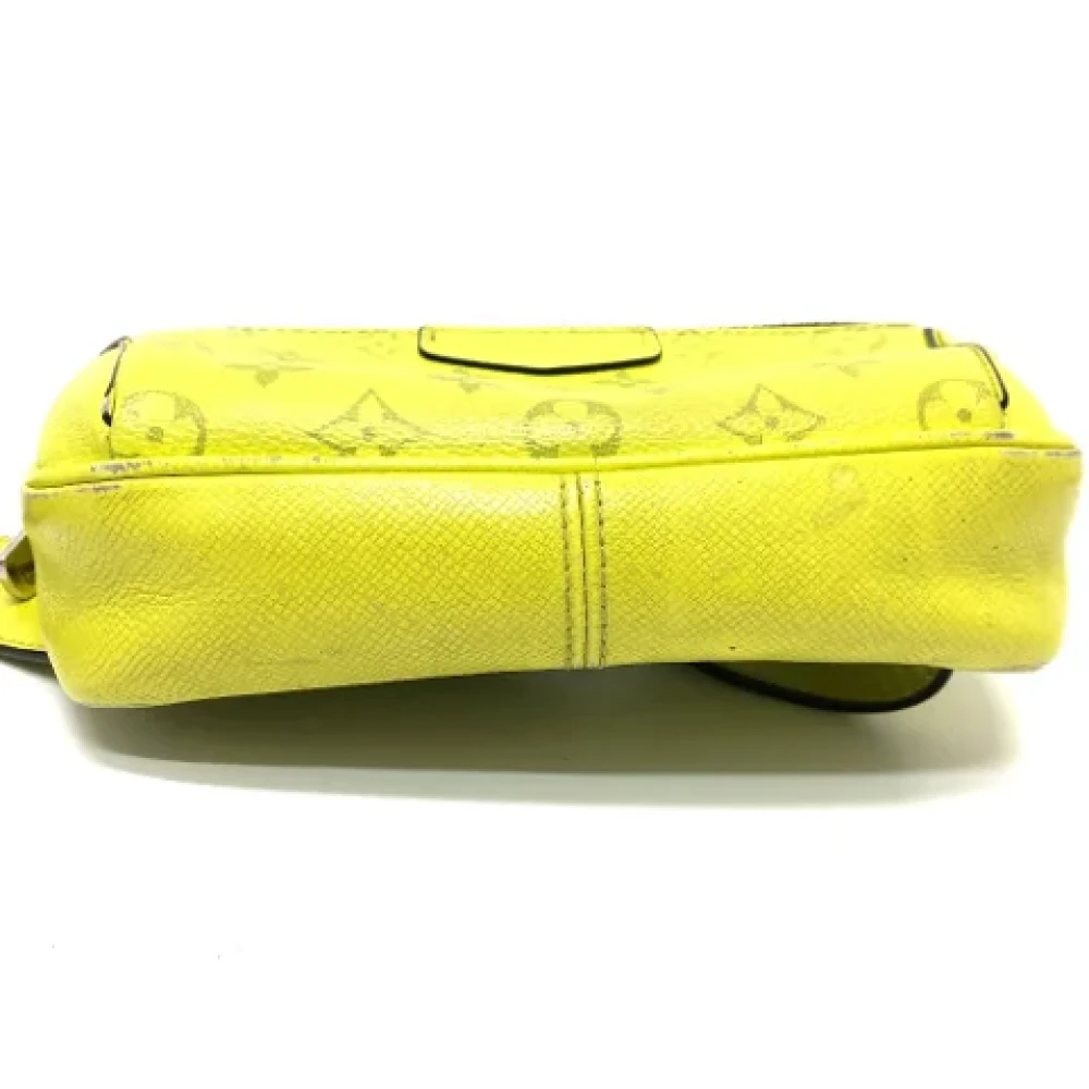 Louis Vuitton Vintage Pre-owned Leather shoulder-bags Yellow Heren