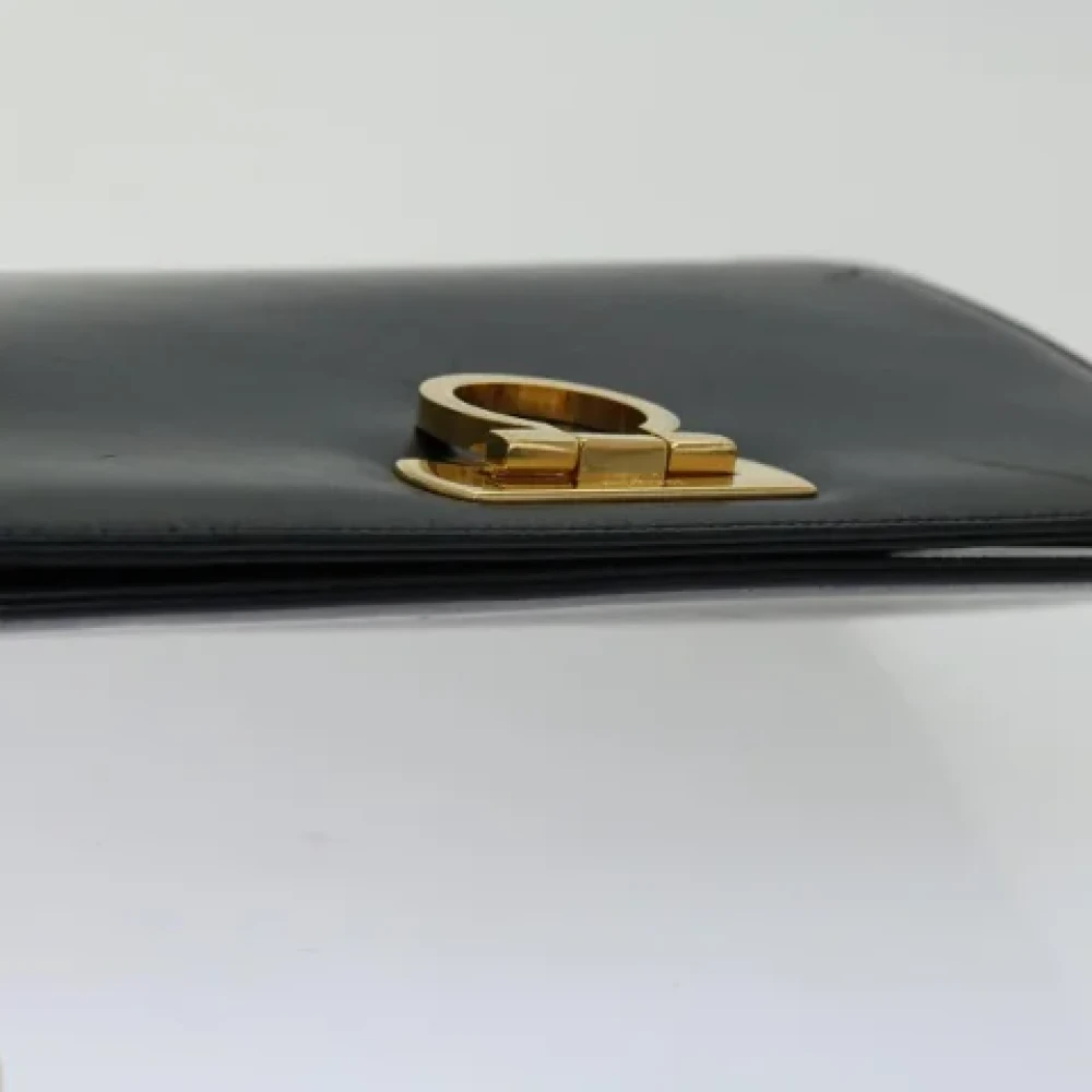 Salvatore Ferragamo Pre-owned Leather shoulder-bags Black Dames