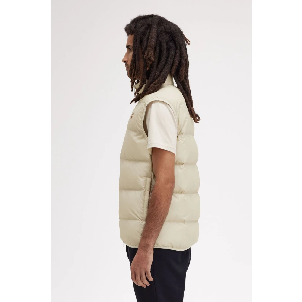 Fred Perry Crème Geïsoleerd Mouwloos Vest Beige Heren