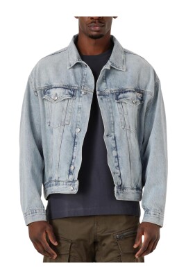 relaxed-denim-jacket