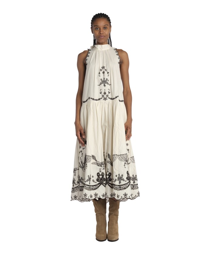 robe-blanche-brodee-de-fleurs