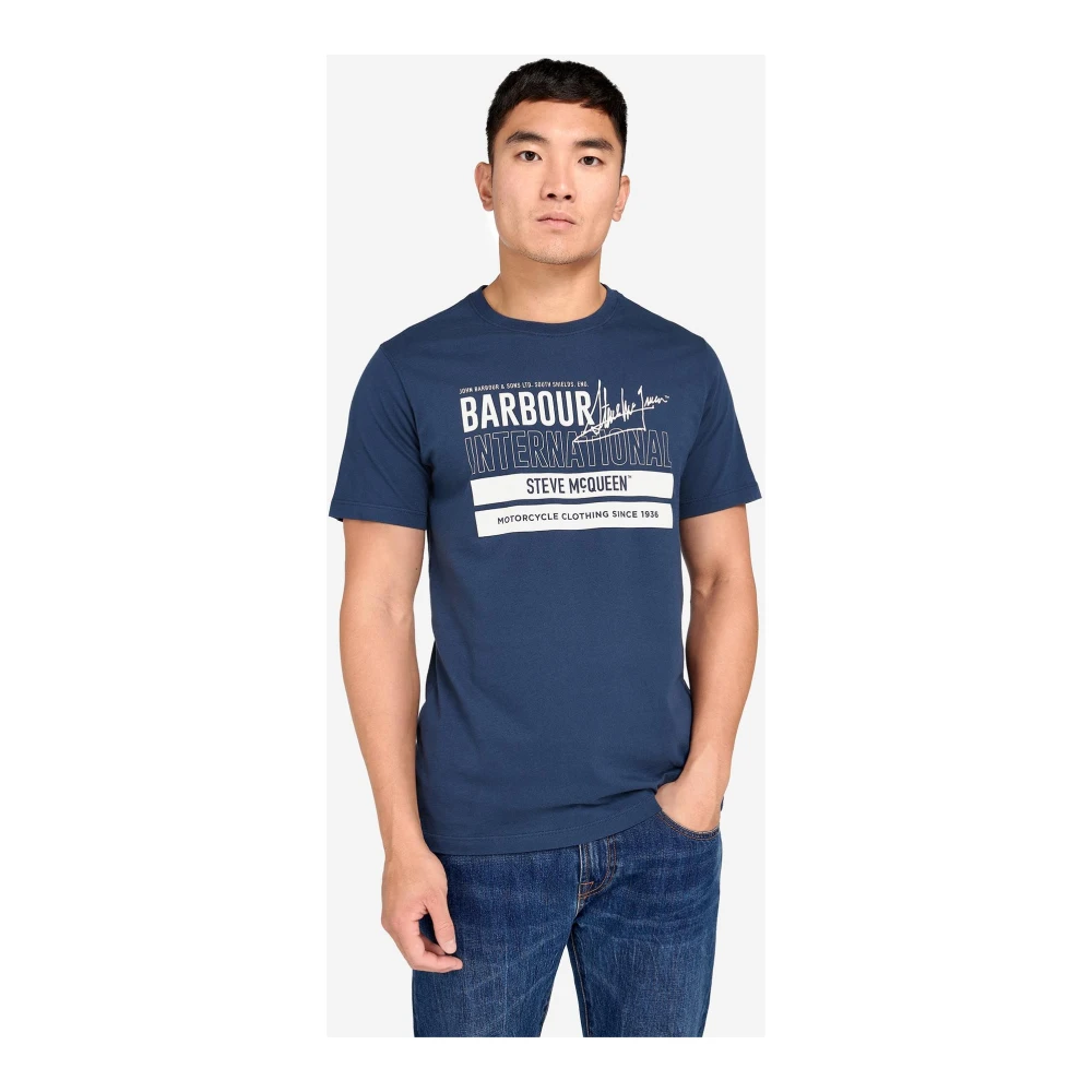 Barbour Grafisch T-shirt met Steve McQueen Design Blue Heren