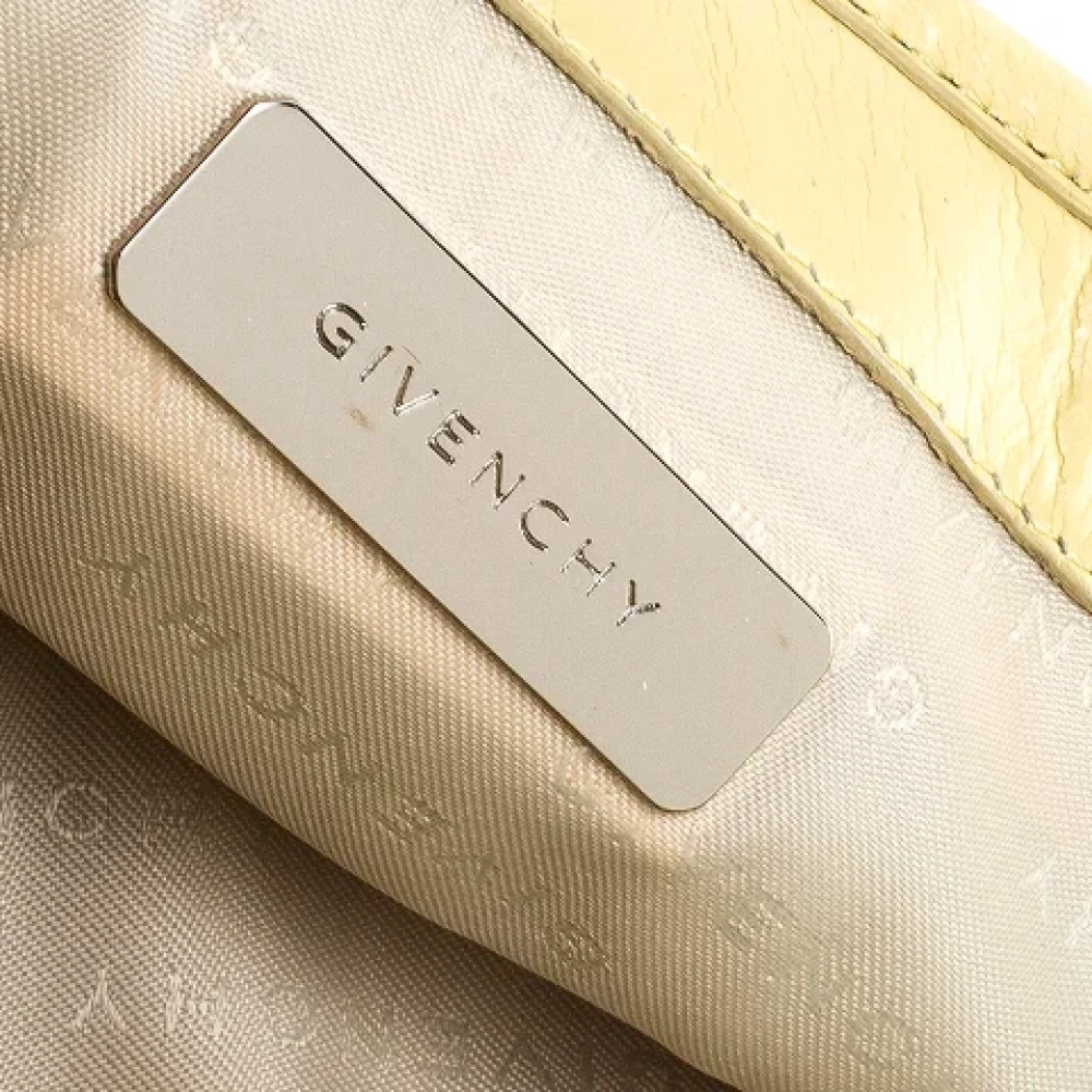 Givenchy Pre-owned Leather totes Yellow Dames