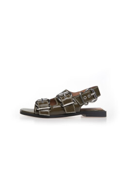 silver-spanne-sandaler-med-crickle-effekt