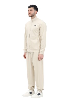 beige-herr-traningsdrakt-set-var-sommar