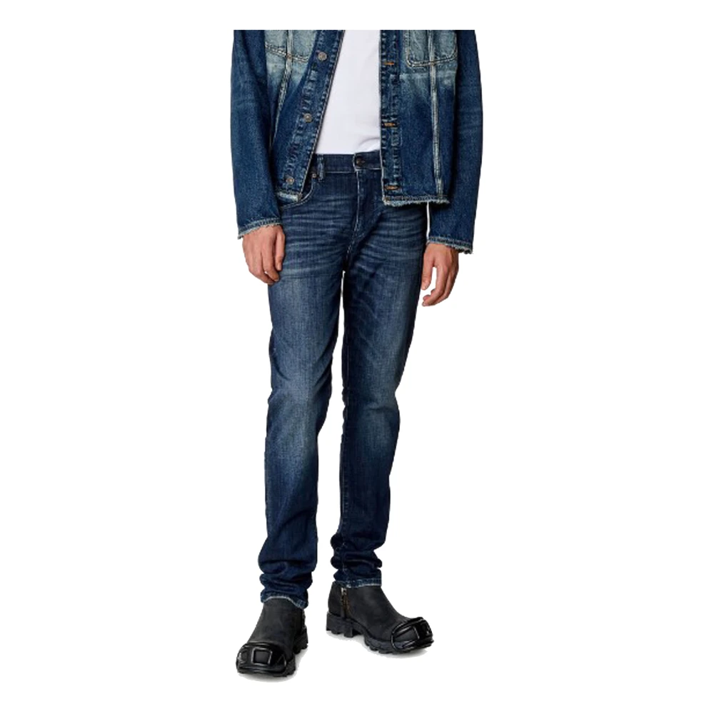 Diesel Slank model met schone constructie en essentiële details Blue Heren