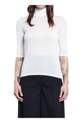 lightweight-wool-knit-turtleneck-short-sleeves