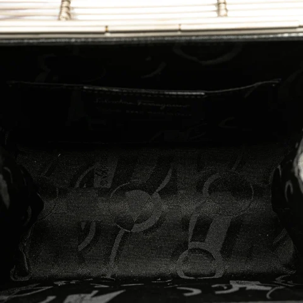 Salvatore Ferragamo Pre-owned Metal handbags Gray Dames