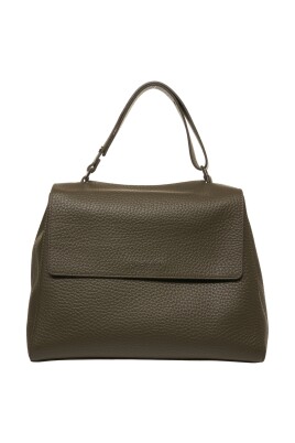green-handbag-elegant-design