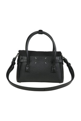 black-tote-bag-with-zip-closure