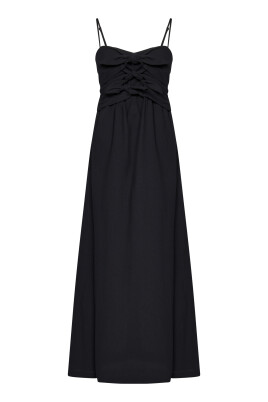 robe-noire-style-elegant