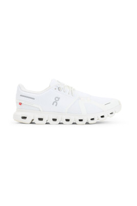 white-sneakers-for-women