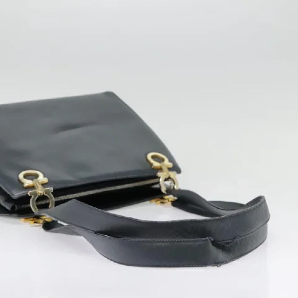 Salvatore Ferragamo Pre-owned Leather totes Black Dames