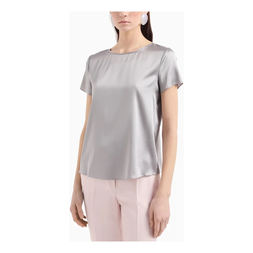 Emporio Armani Zijden Satijn Ronde Hals Blouse Beige Dames