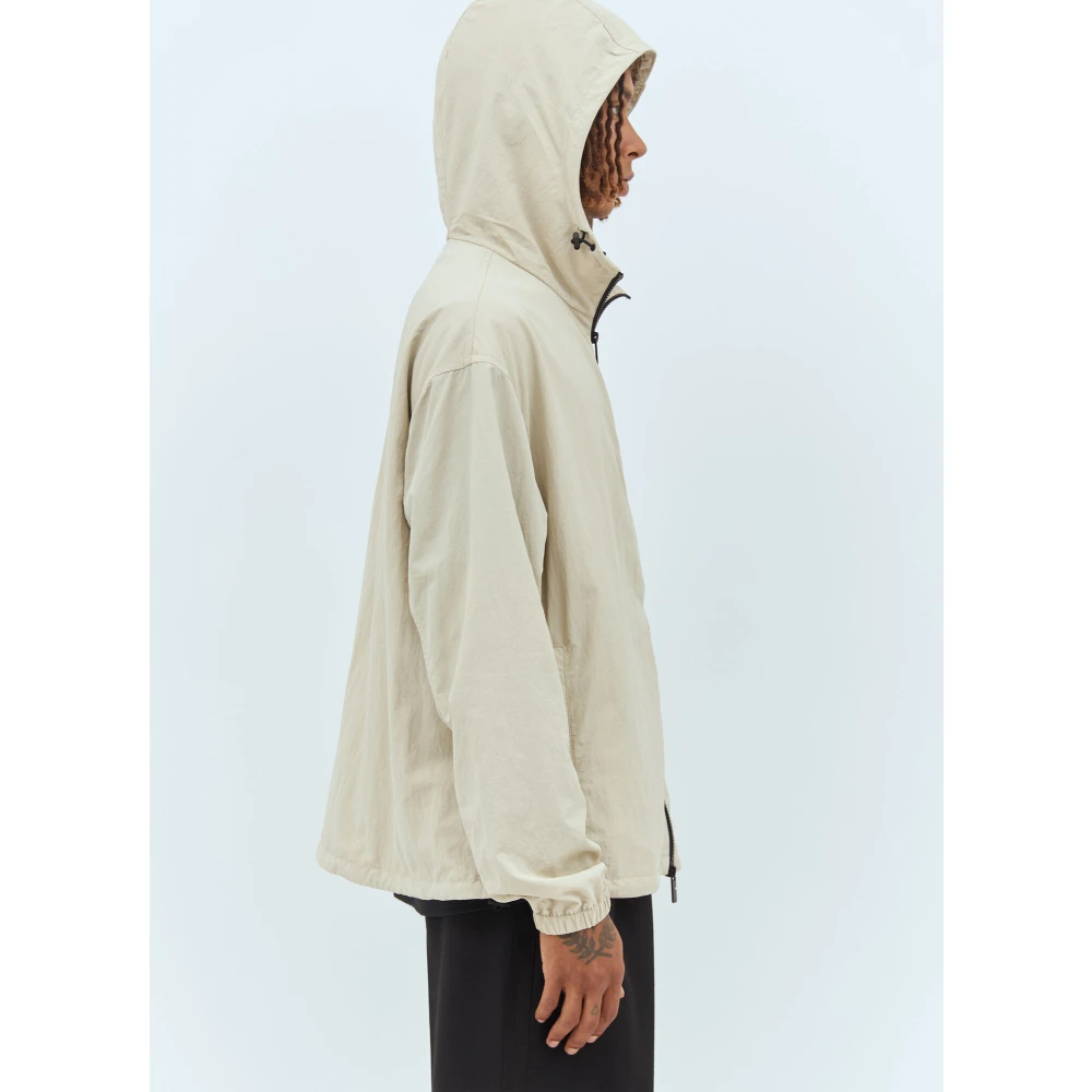 Burberry Equestrian Knight Nylon Hoodie Beige Heren