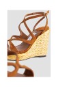 sandales-compensees-en-daim-marron-et-raphia
