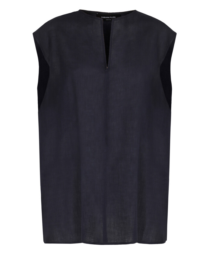 linen-blouse-with-back-wrinkle-detail