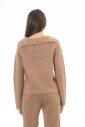 pull-elegant-beige-a-col-en-v