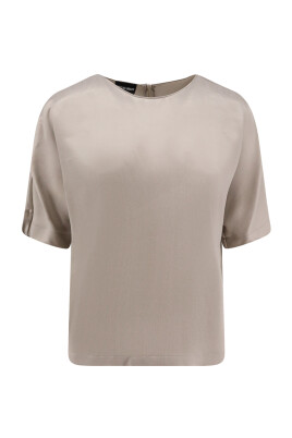 stiliga-gra-t-shirts-och-polos