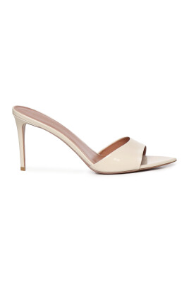 nude-triangle-toe-sandals