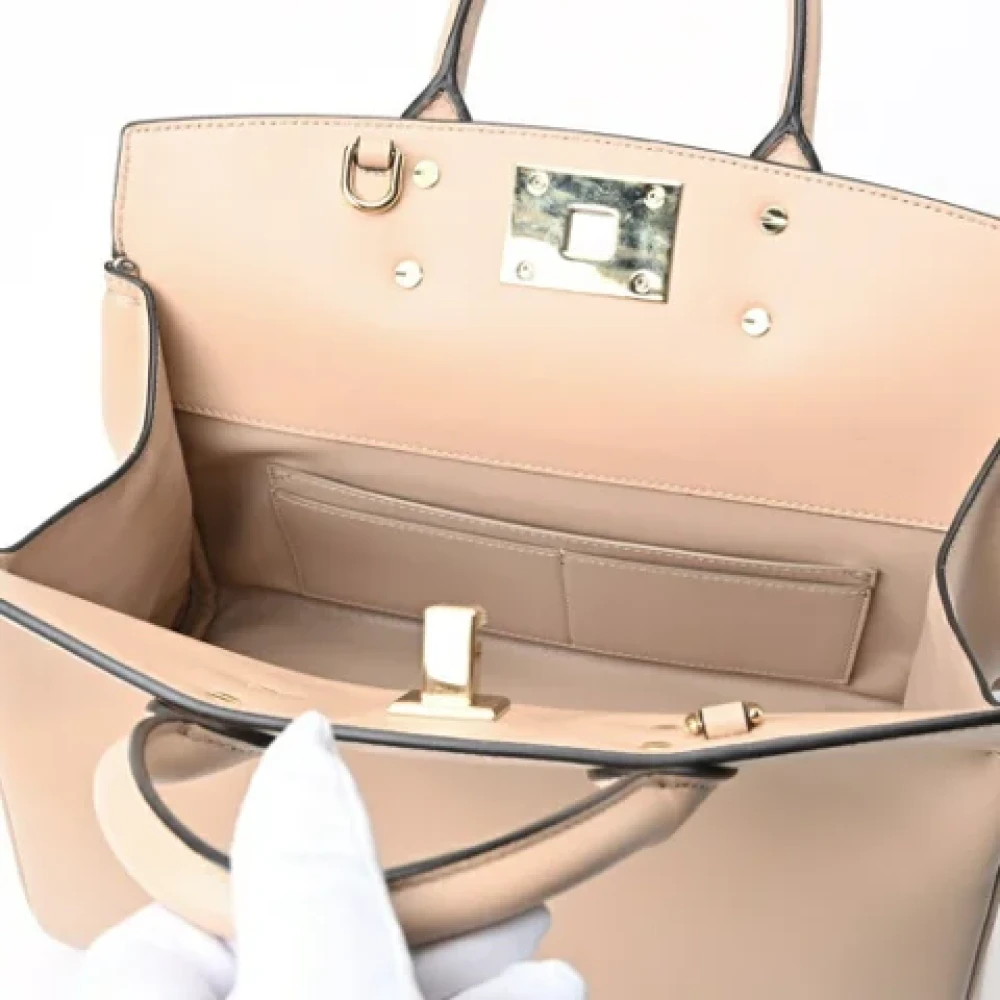 Salvatore Ferragamo Pre-owned Leather handbags Beige Dames