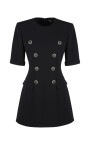 robe-noire-ajustee-avec-details-de-boutons
