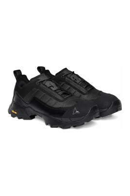 black-sneakers-for-active-lifestyles