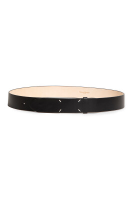 black-leather-belt-with-adjustable-buckle