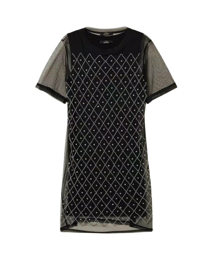 robe-noire-en-tulle-brodee-ensemble