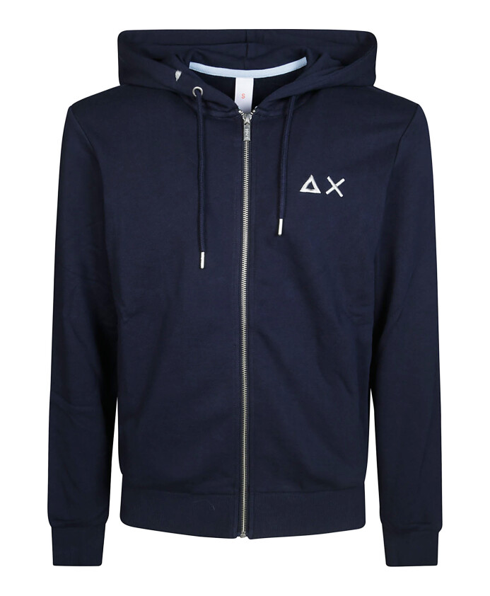 sweat-a-capuche-zippe-pour-un-look-elegant