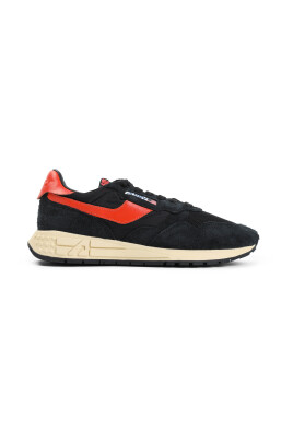 black-sneakers-for-men-ss25