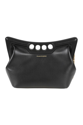 black-handbag-with-borsa-a-mano