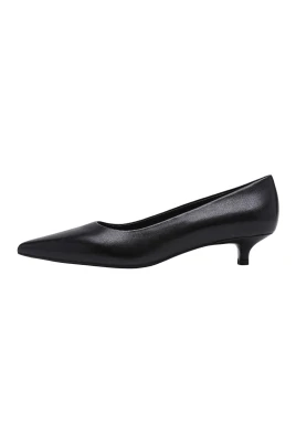 Kitten Heel Pumps med spetsig tå