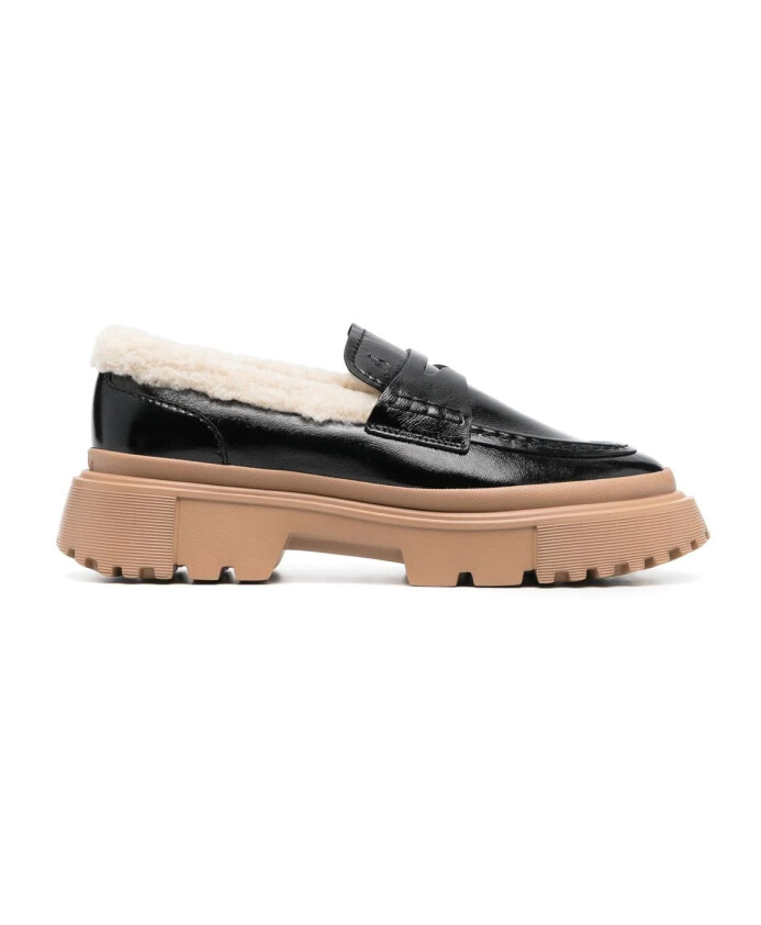 mocassins-noirs-en-cuir-pour-style-decontracte