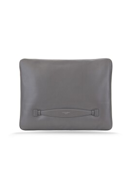 mens-leather-handbag-zipper
