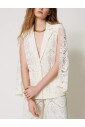 blazer-en-dentelle-procida-avec-design-cape